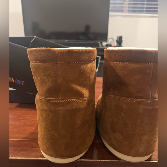NWT/NWB Moon Boot Icon Low Nolace Suede boot in cognac brown - Picture 5 of 10